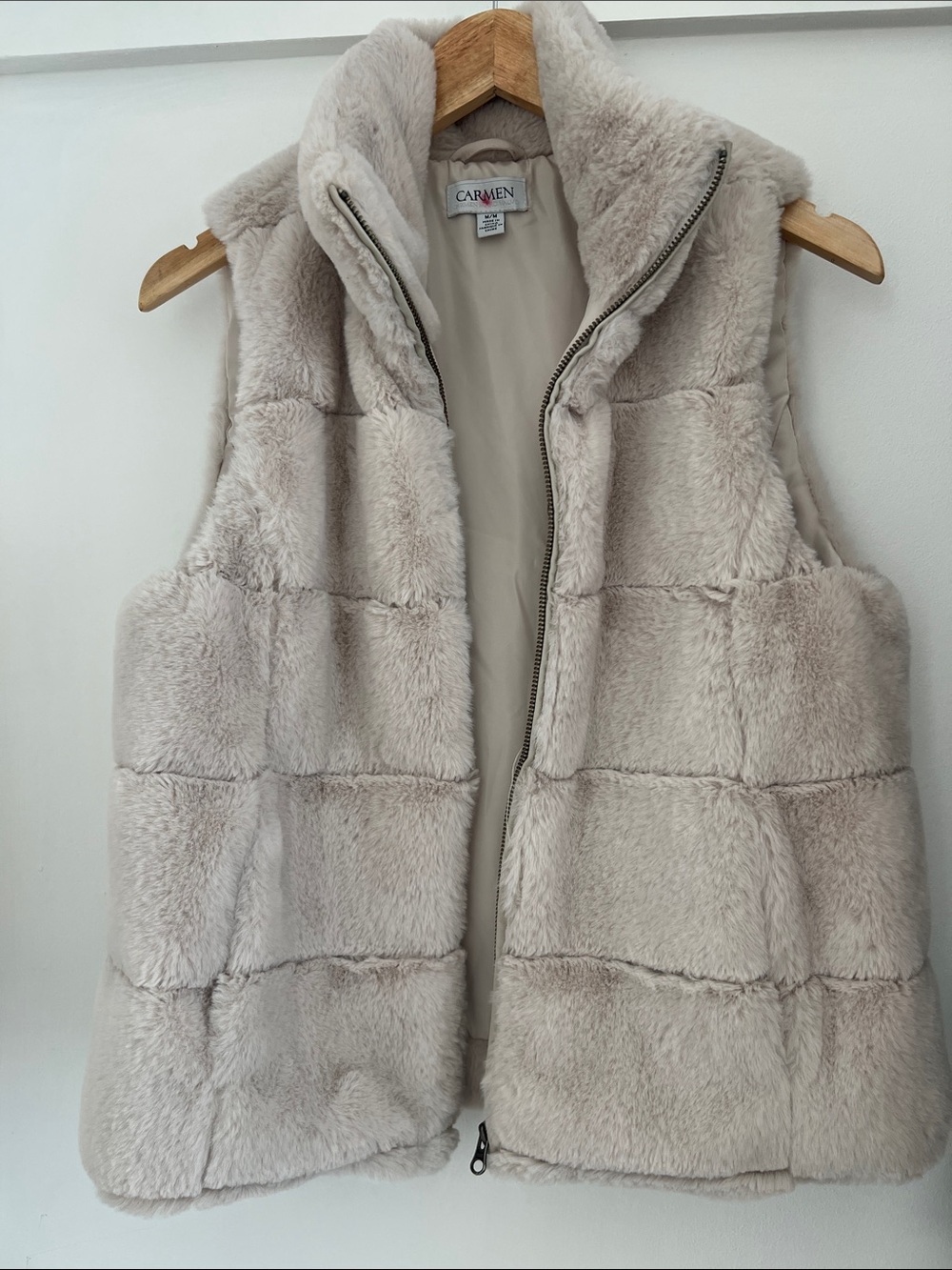 Carmen stunning softest faux fur medium excellent sale red mark in tag